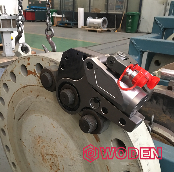 沃頓液壓扳手使用情景 沃頓液壓扳手使用情景