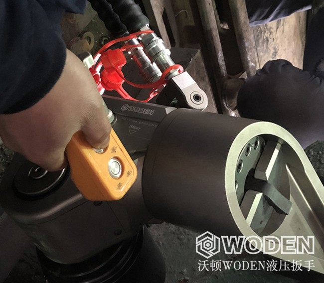 沃頓技術員現場指導:液壓扳手怎么調壓力 沃頓技術員現場指導:液壓扳手怎么調壓力