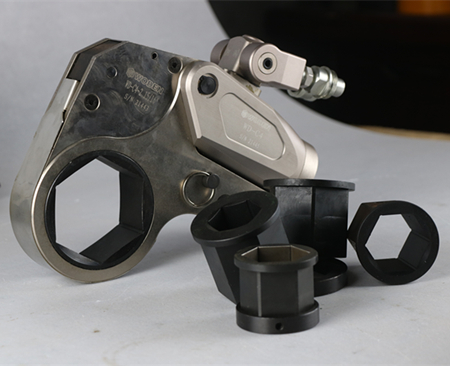 中空液壓扳手工作頭和過(guò)渡套的選型，有哪些區(qū)別？