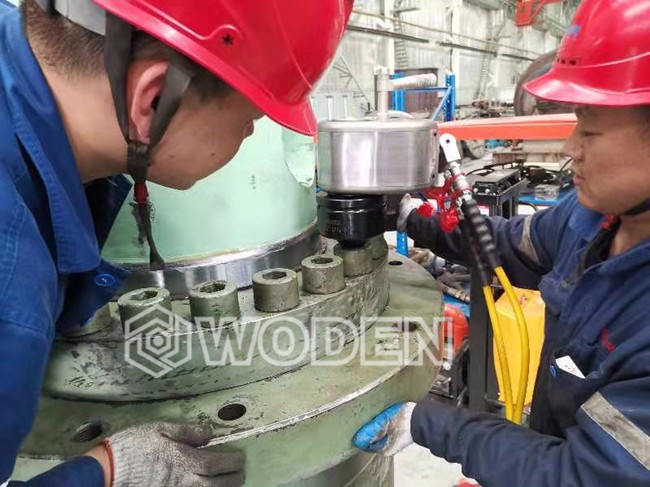 用戶使用沃頓液壓扳手預緊法蘭螺栓 用戶使用沃頓液壓扳手預緊法蘭螺栓