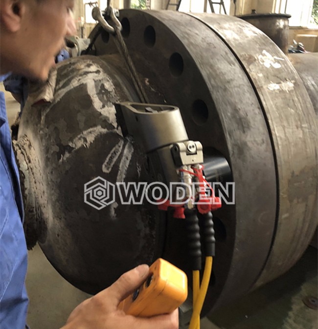 沃頓液壓扳手螺栓預(yù)緊情景 沃頓液壓扳手螺栓預(yù)緊情景