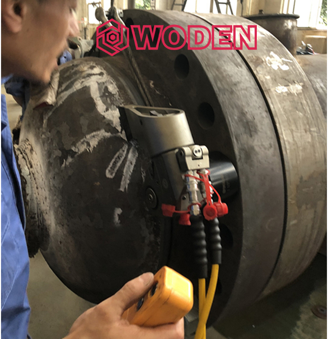 某企業用戶對液壓扳手扭力調節現場 某企業用戶對液壓扳手扭力調節現場