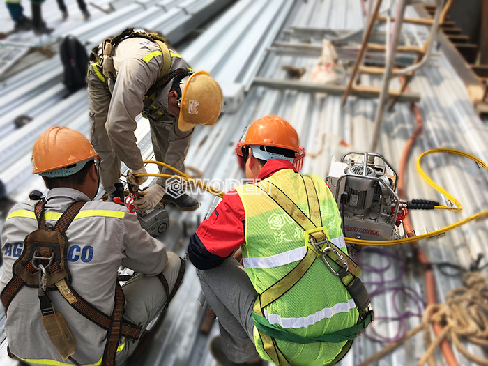 沃頓液壓扳手技術員海外服務情景